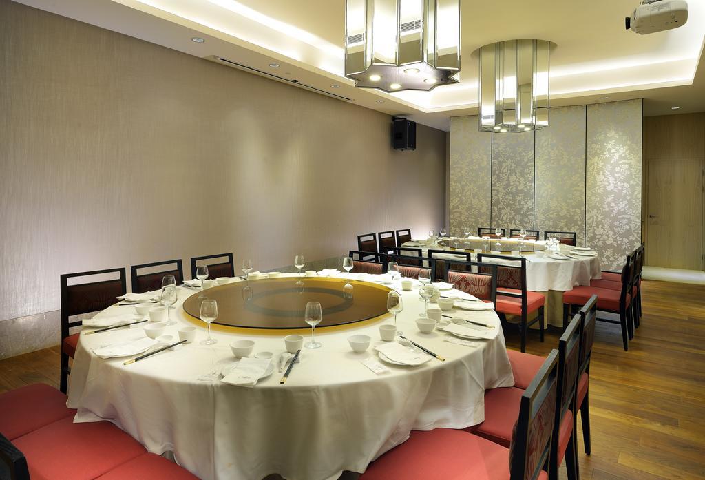 Chihpen Century Hotel Wenquan Exterior photo Private dining room at a restaurant in Hong Kong