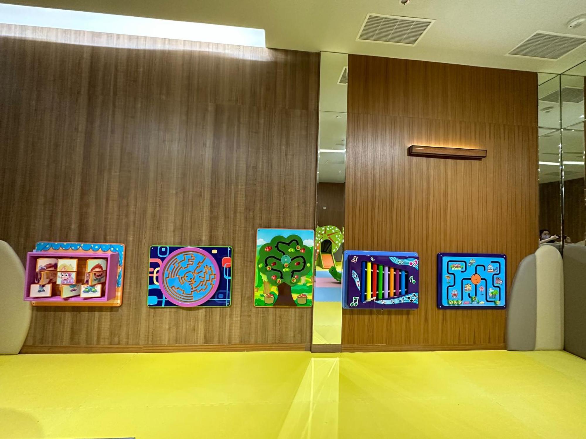 Chihpen Century Hotel Wenquan Exterior photo A selection of the 2018 LEGO Education Spike Prime sets