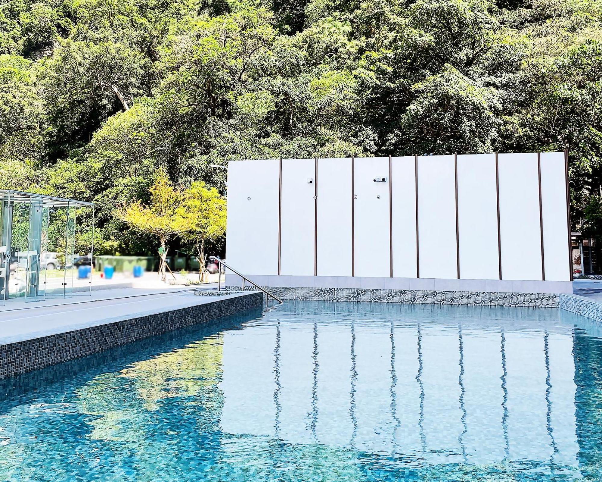 Chihpen Century Hotel Wenquan Exterior photo The swimming pool at the National Museum of Singapore
