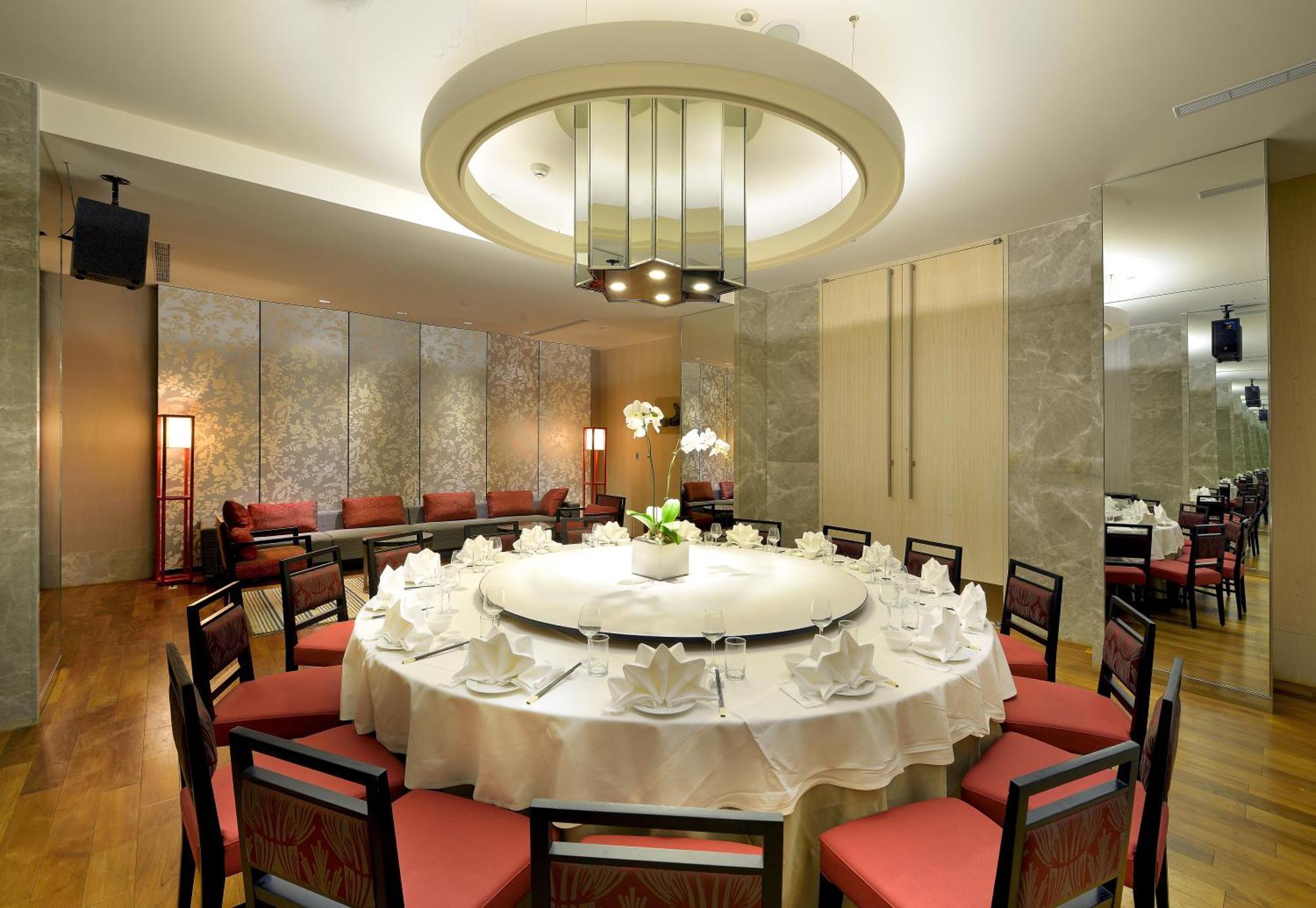 Chihpen Century Hotel Wenquan Exterior photo A round table at a restaurant