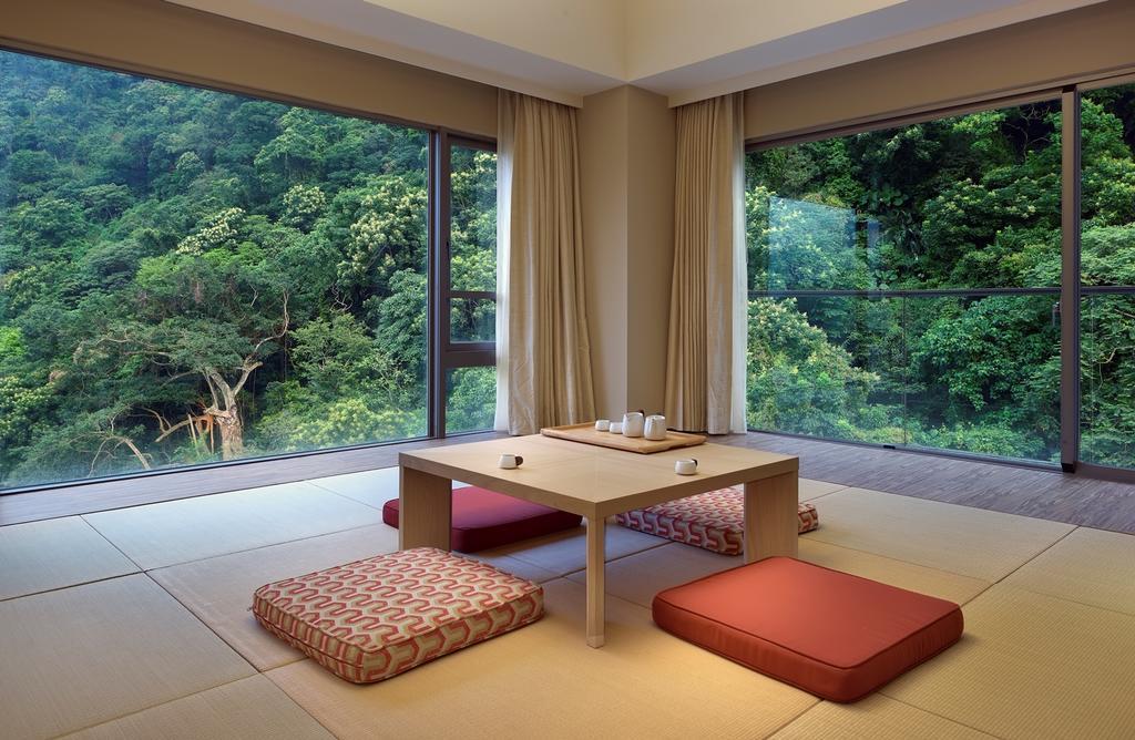 Chihpen Century Hotel Wenquan Exterior photo A traditional Japanese room with tatami flooring