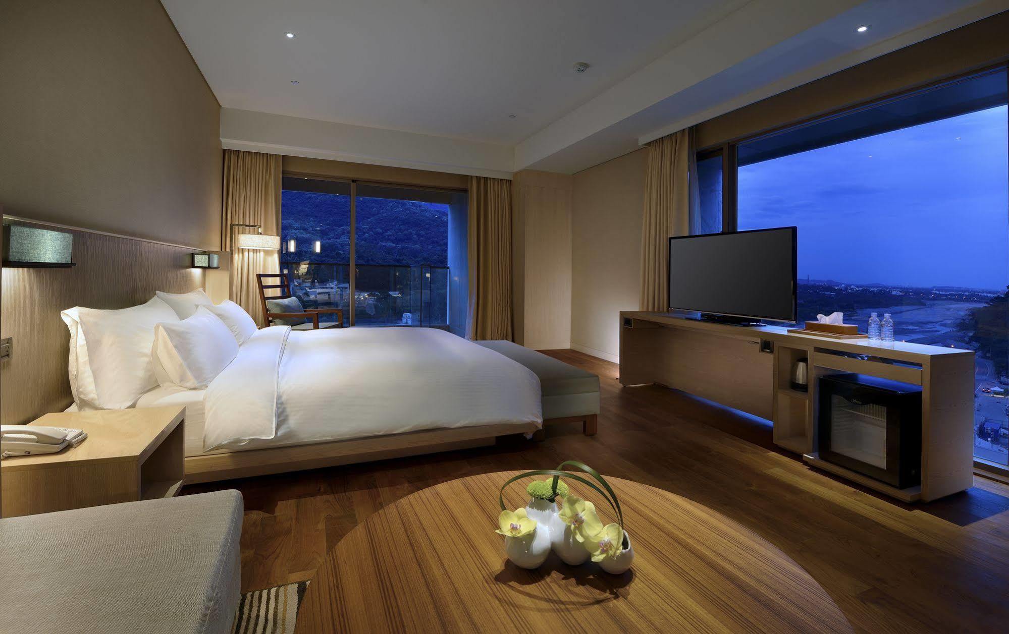 Chihpen Century Hotel Wenquan Exterior photo Deluxe Room