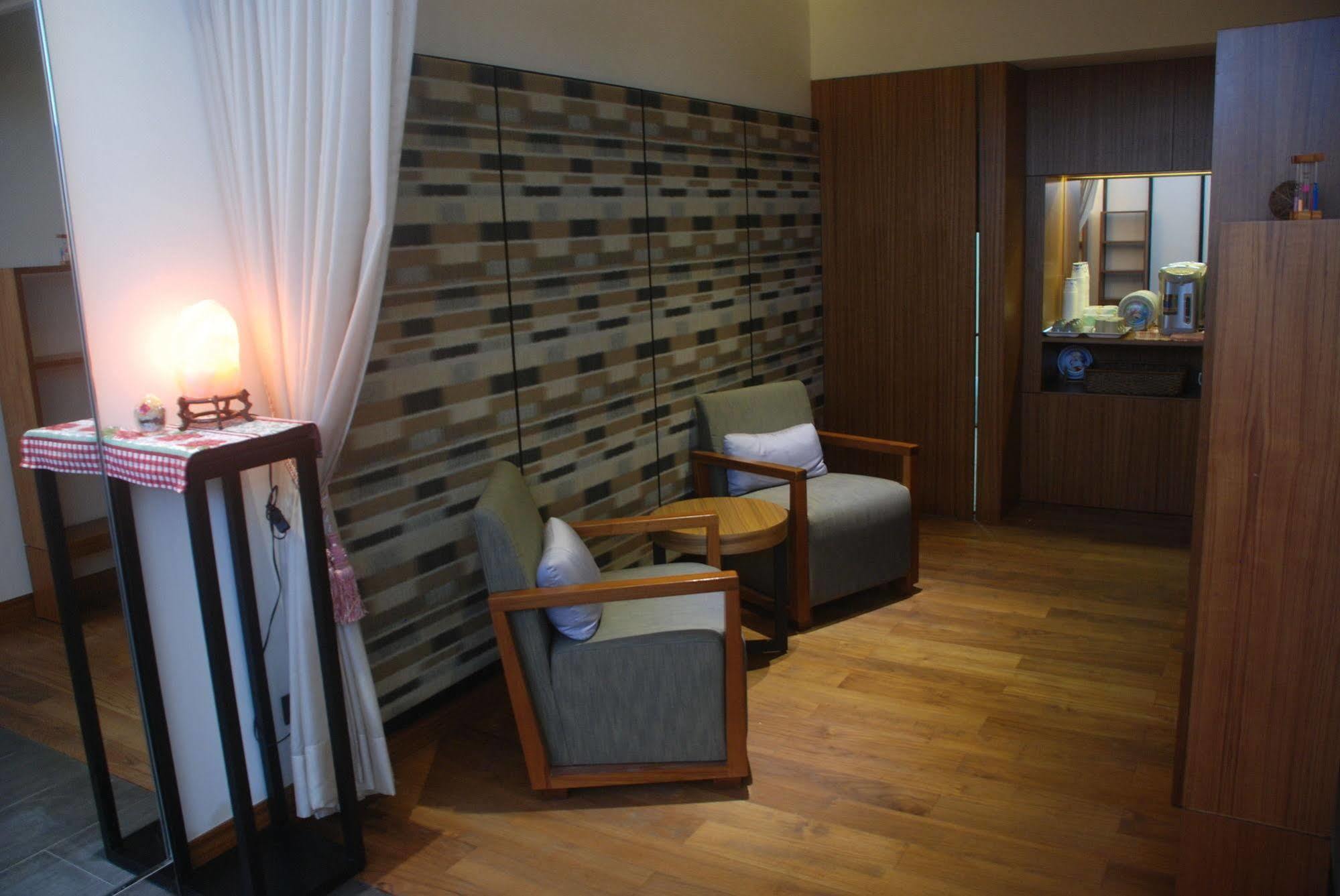 Chihpen Century Hotel Wenquan Exterior photo A room at the hotel